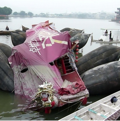 Voorbij Ruimte de Bergingsluchtkussens van de Beperkings Duurzame Rubberboot