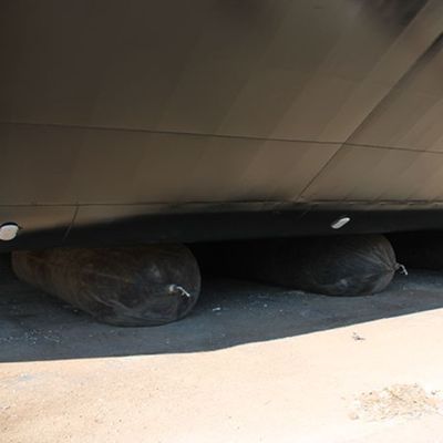 China Professionele Marine Rubber Airbags voor Schip Lancering het Landen het Opheffen Berging