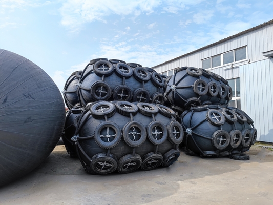 het Stootkussen van 50Kpa 80Kpa Marine Yokohama Pneumatic Type Rubber voor het Dokken van Boot