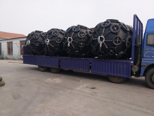 80kpa professioneel Verklaard Duurzame Drijvende Pneumatische Rubberbandstootkussens voor Schip &amp; Boot