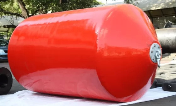CCS-certificaat Persoonlijke kleur EVA-schuim gevulde fender voor boot en dok
