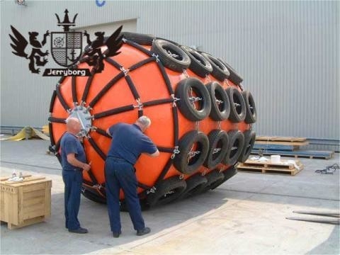ISO 17357 Standaard 50kPa/80kPa Yokohama Rubber Fender met banden en keten Marine Floating Fender