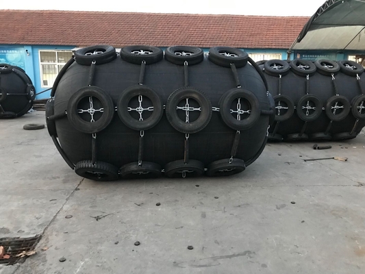 Natuurrubber Yokohama Pneumatische fender 50kpa 80kpa 2,0m*3,5m Voor dok