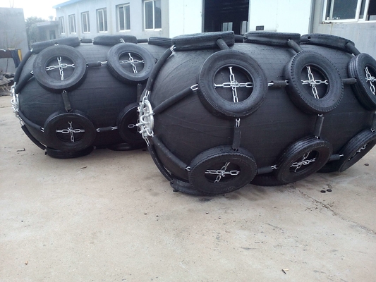 Natuurrubber Yokohama Pneumatische fender 50kpa 80kpa 2,0m*3,5m Voor dok