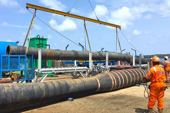 Flexibele Marine Floating Hose Manufacturers Flange-van de het Zandmodder van de Uitsteekselbaggermachine de Olielossing