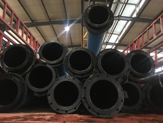Grote diameter zwevende en onderzeese oliepijpleiding rubber slang voor haven diepkanaal baggerverwerking