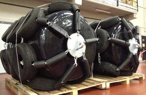 Vervaardiging Polyurethane EVA-schuim gevulde fender voor boot en jacht gebruikt voor van schip tot schip
