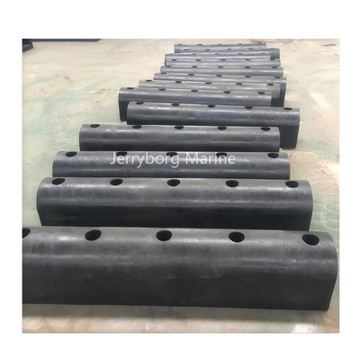 Zware D-type rubber fenders, ideaal voor haven- en havengebruik