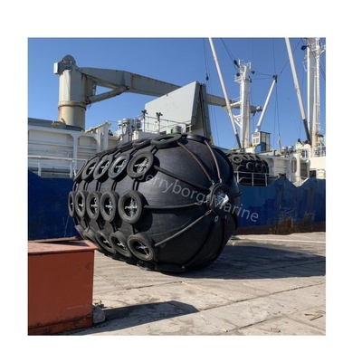 Yokohama-type pneumatische marine rubber fender/bumper/verdediging met ketting en bandennet