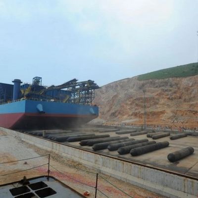 China Professionele Marine Rubber Airbags voor Schip Lancering het Landen het Opheffen Berging