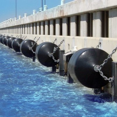 Polyurethaanhuid die EVA Foam Filled Marine Fender drijven