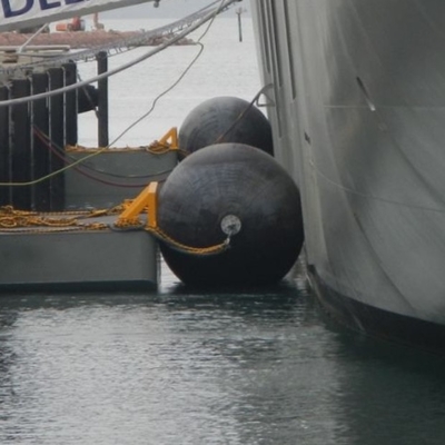 Drijvend Type EVA Foam Fender Polyurethane Fender voor Schip Meertros en het Aanleggen