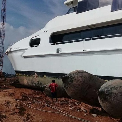 Natuurrubber Duurzame Drijvende Marine Airbag D0.8m*L12m voor Schip Lancering en het Droge Dokken